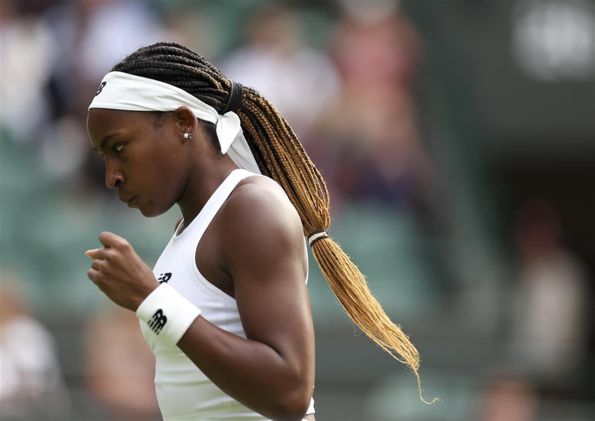 巴薩隊長布斯克茨接班人曝光：哈維欽點24歲鐵腰祖比門迪！.