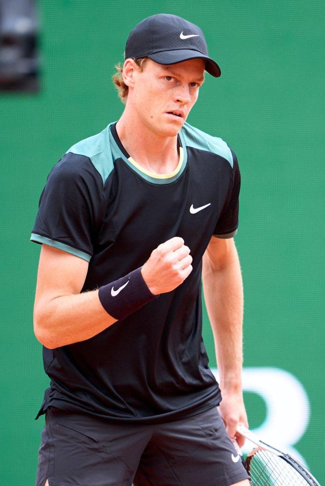 全队凭借坚 全队凭借坚