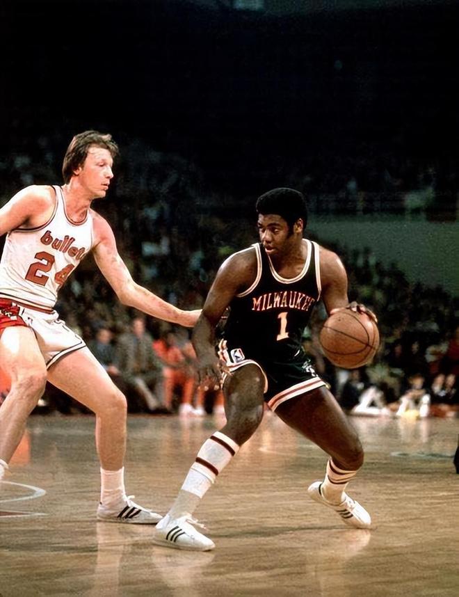 德天空：埃弗顿愿为罗克支付2800万欧，巴萨要价至少3000万欧