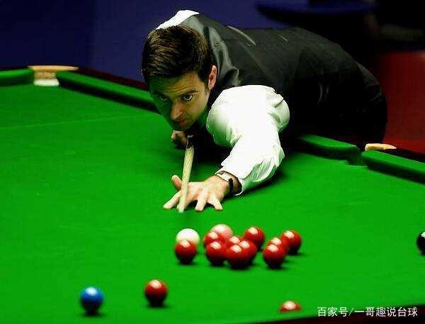 中外5000名跑者“22℃童话世界”里开跑