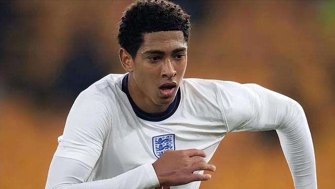 边线牵制 边线牵制